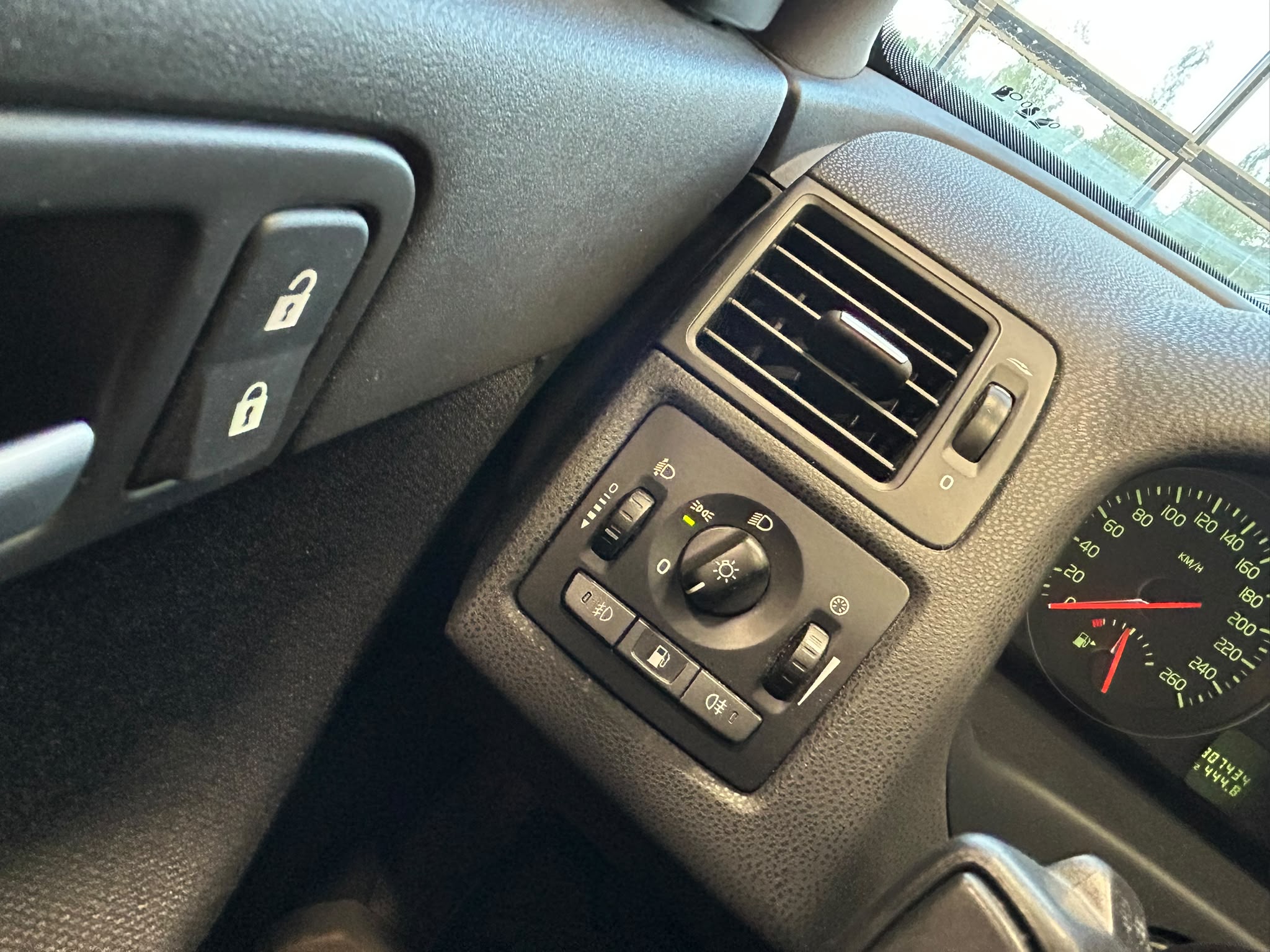 
								Volvo V50 1,6D (110 hv) Kinetic man full									