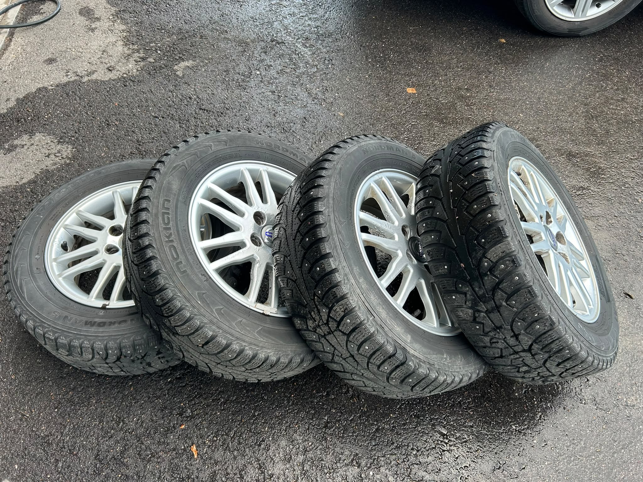 
								Volvo V50 1,6D (110 hv) Kinetic man full									