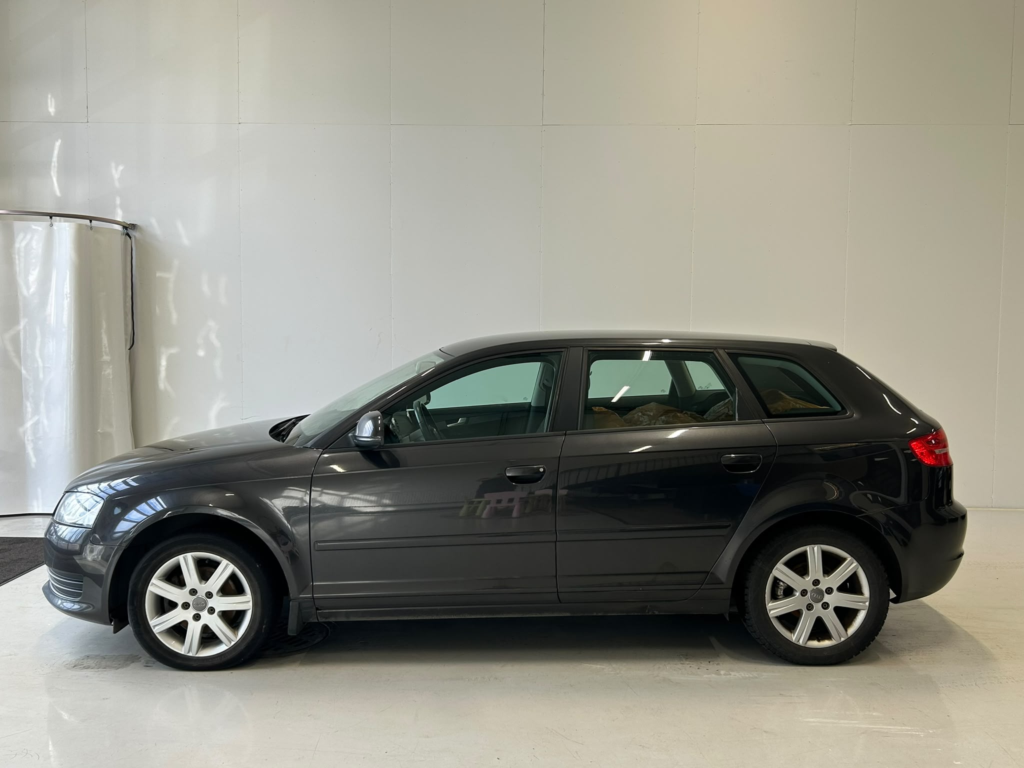 
								Audi A3 Sportback Attraction Business 2,0 TDI (DPF) 103 kW full									