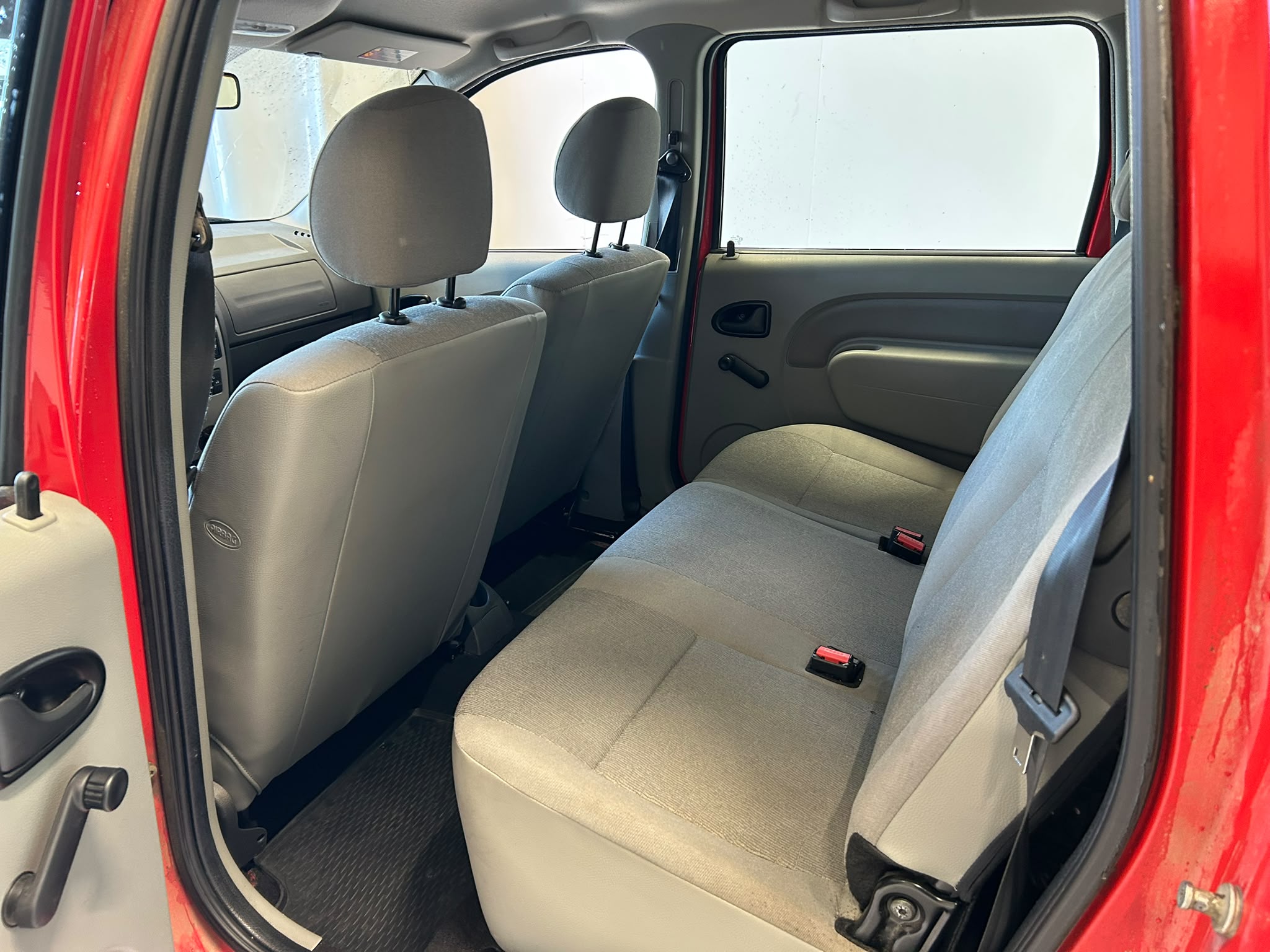 
								Dacia Logan MCV 1,6 16V Hi-Flex 5p Ambiance full									