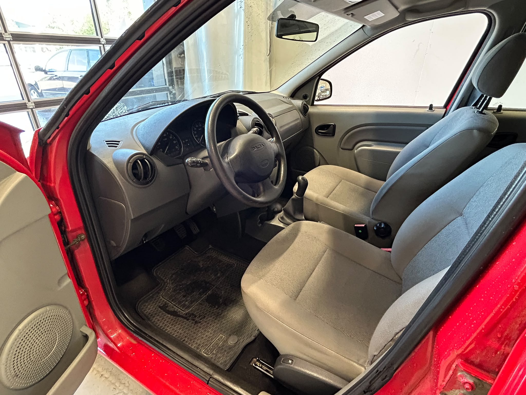 
								Dacia Logan MCV 1,6 16V Hi-Flex 5p Ambiance full									