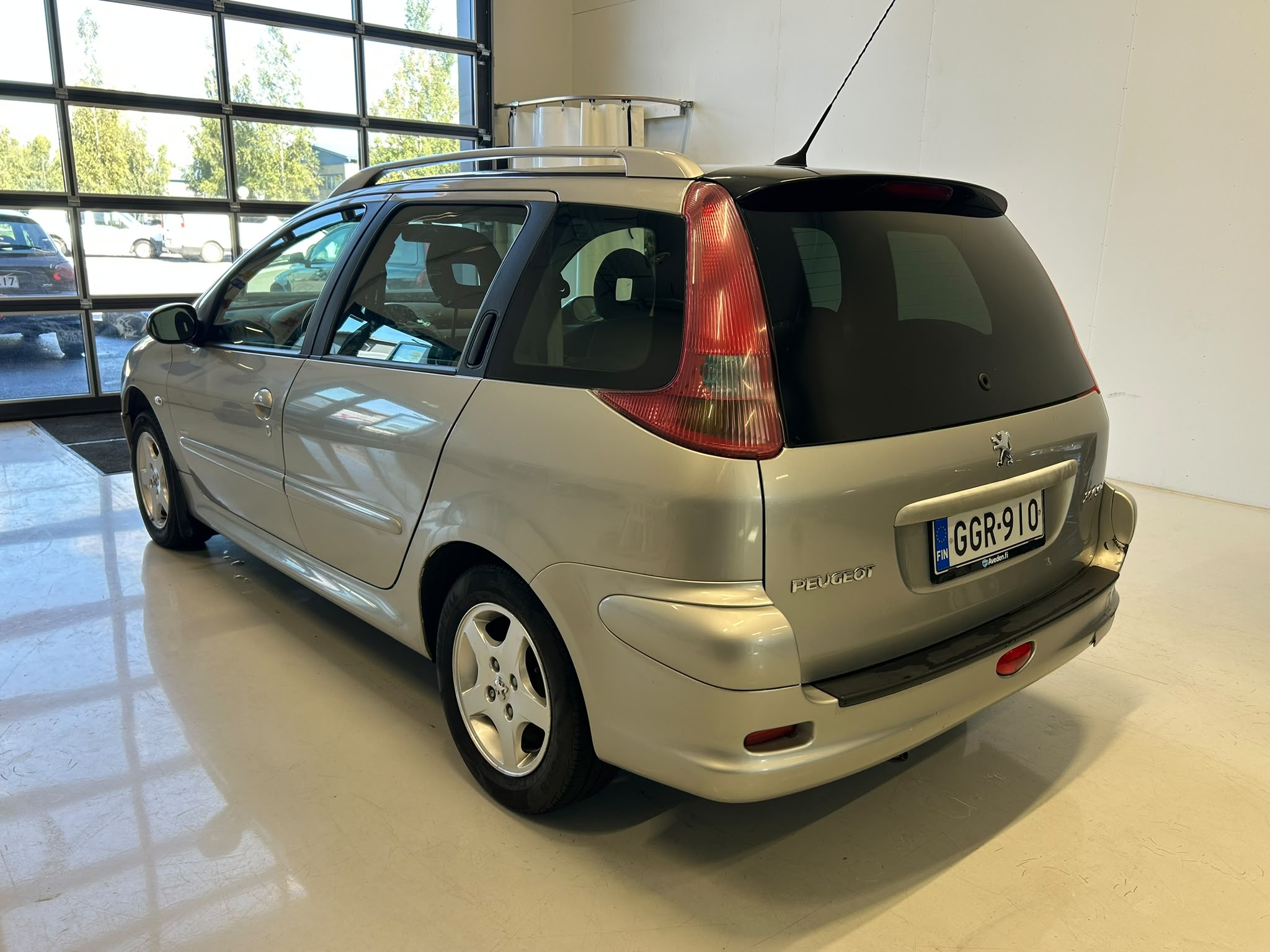 
								Peugeot 206 1,4 Trendy 5ov SW full									
