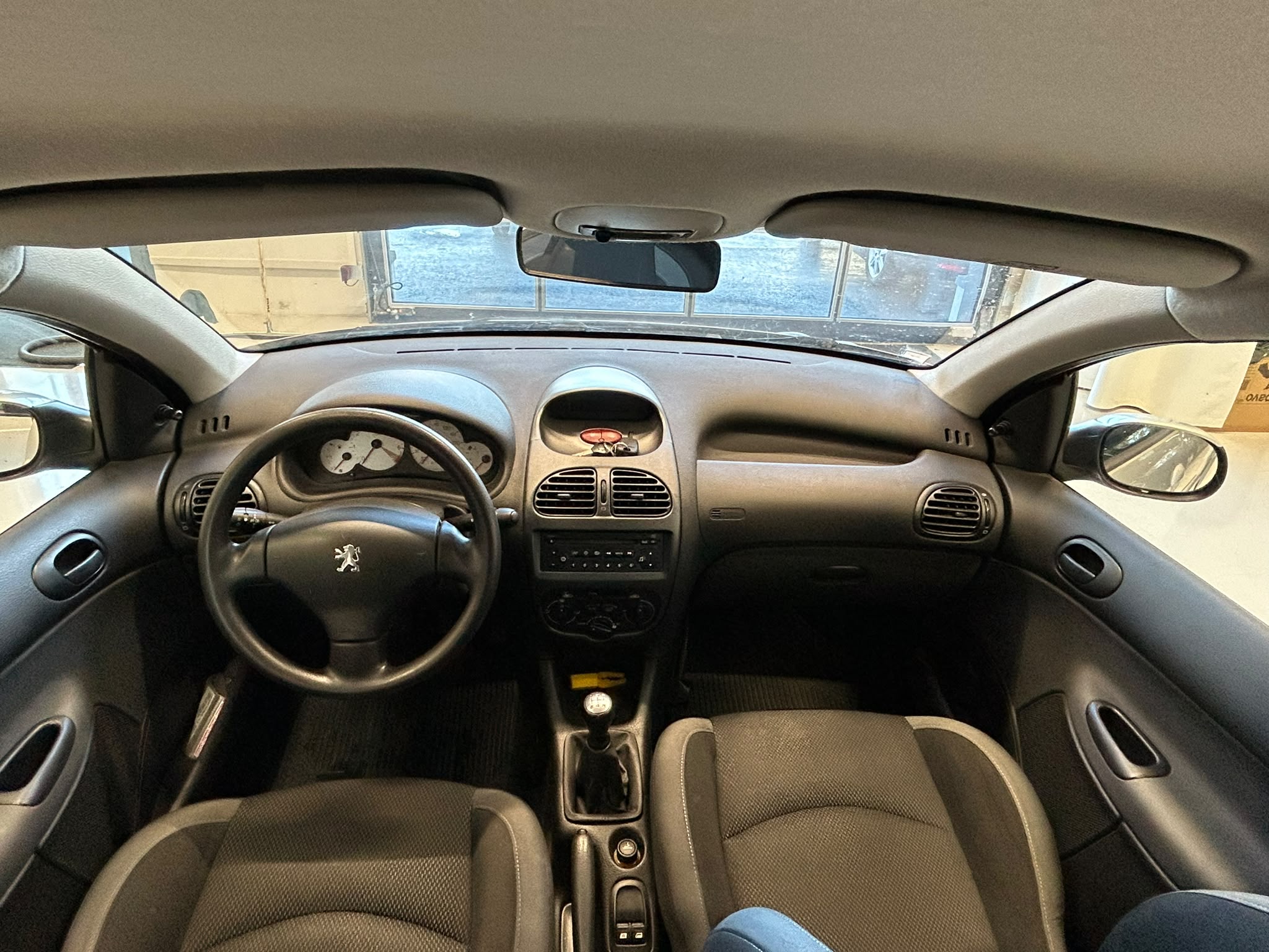 
								Peugeot 206 1,4 Trendy 5ov SW full									