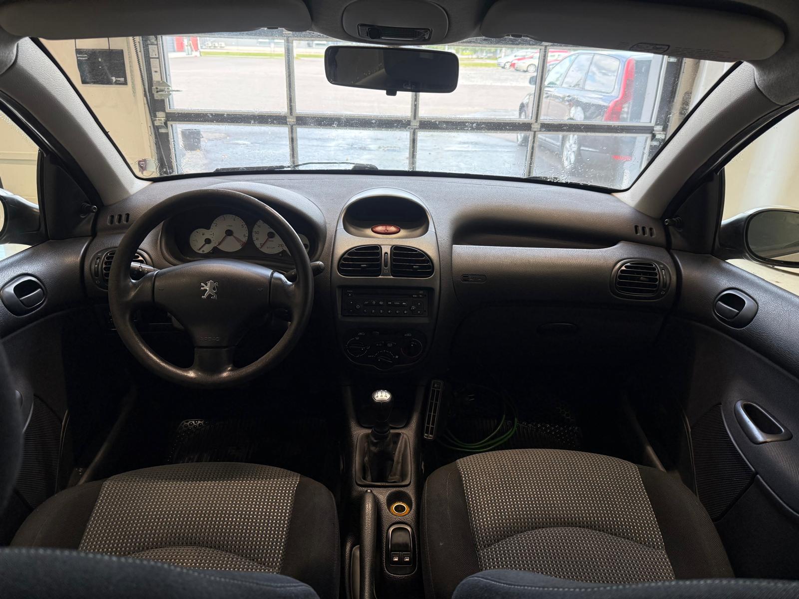 
								Peugeot 206 1,4 SE SW full									