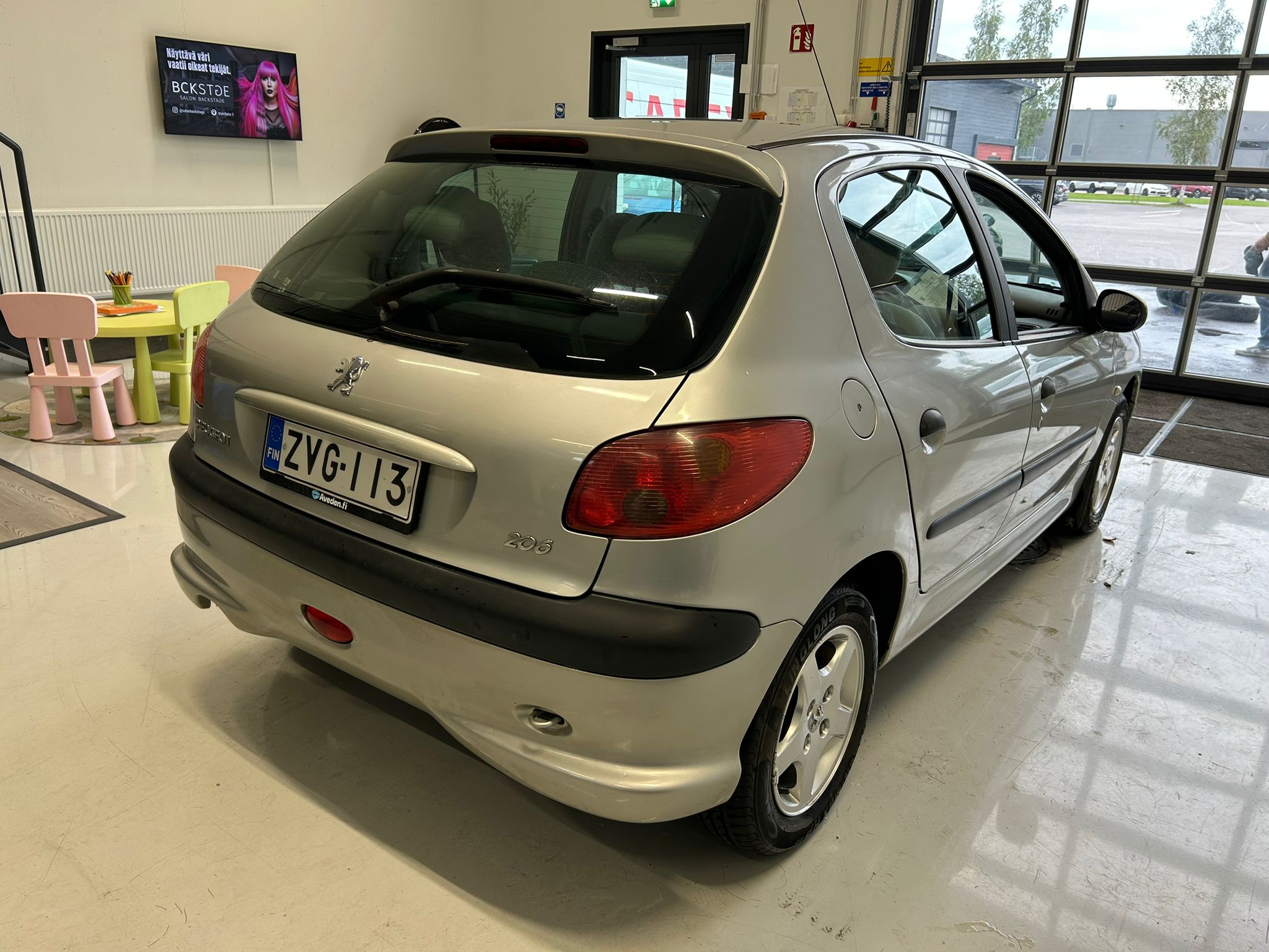 
								Peugeot 206 S-Edition 1.4 full									
