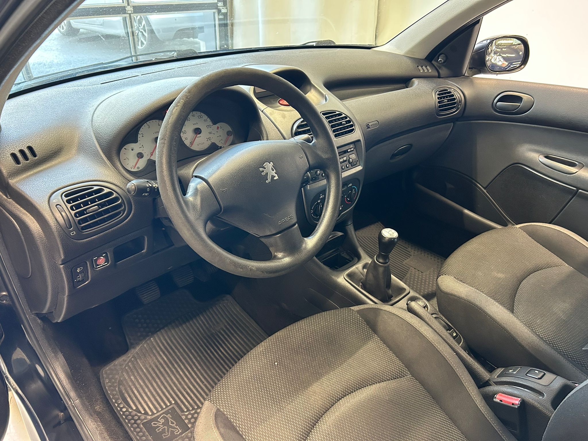 
								Peugeot 206 Sport 1,4 5-ov. full									
