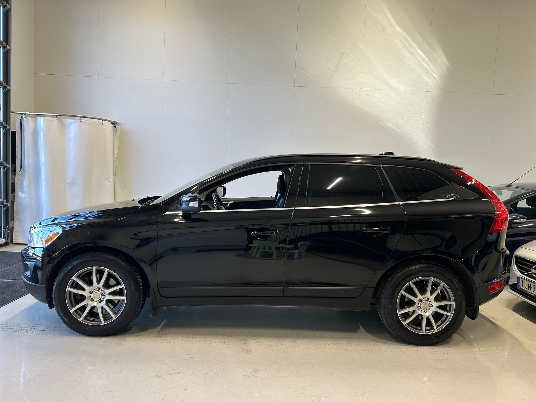 Volvo XC60 D5 2,4D AWD Momentum aut