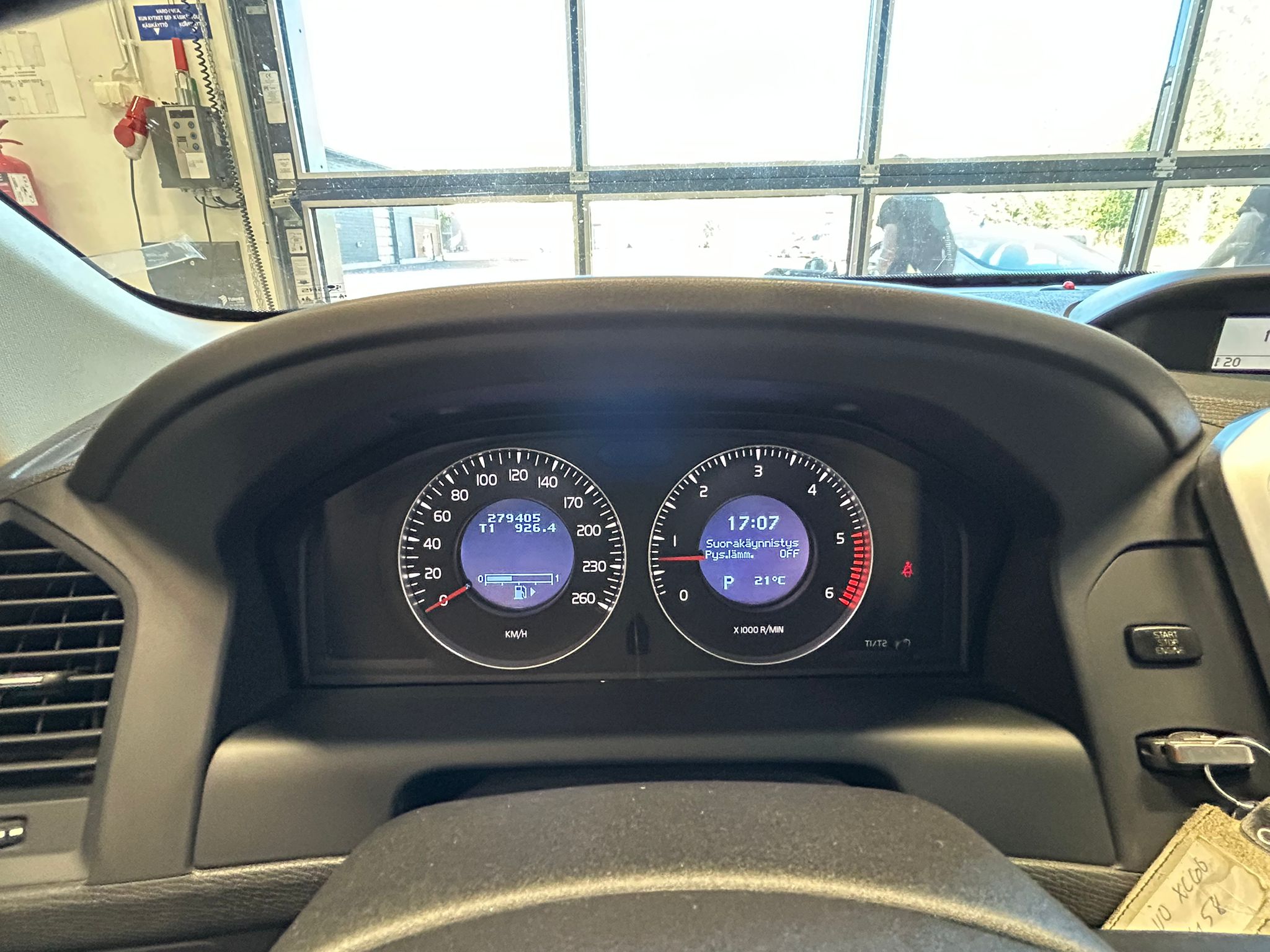 
								Volvo XC60 D5 2,4D AWD Momentum aut full									