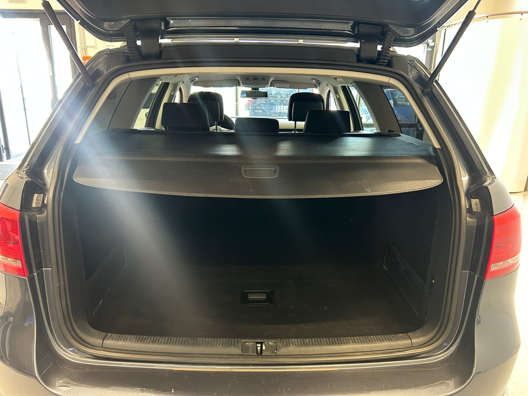 
								Volkswagen Passat Variant Comfortline 1,6 TDI 77 kW (105 hv) BlueMotion Technology full									