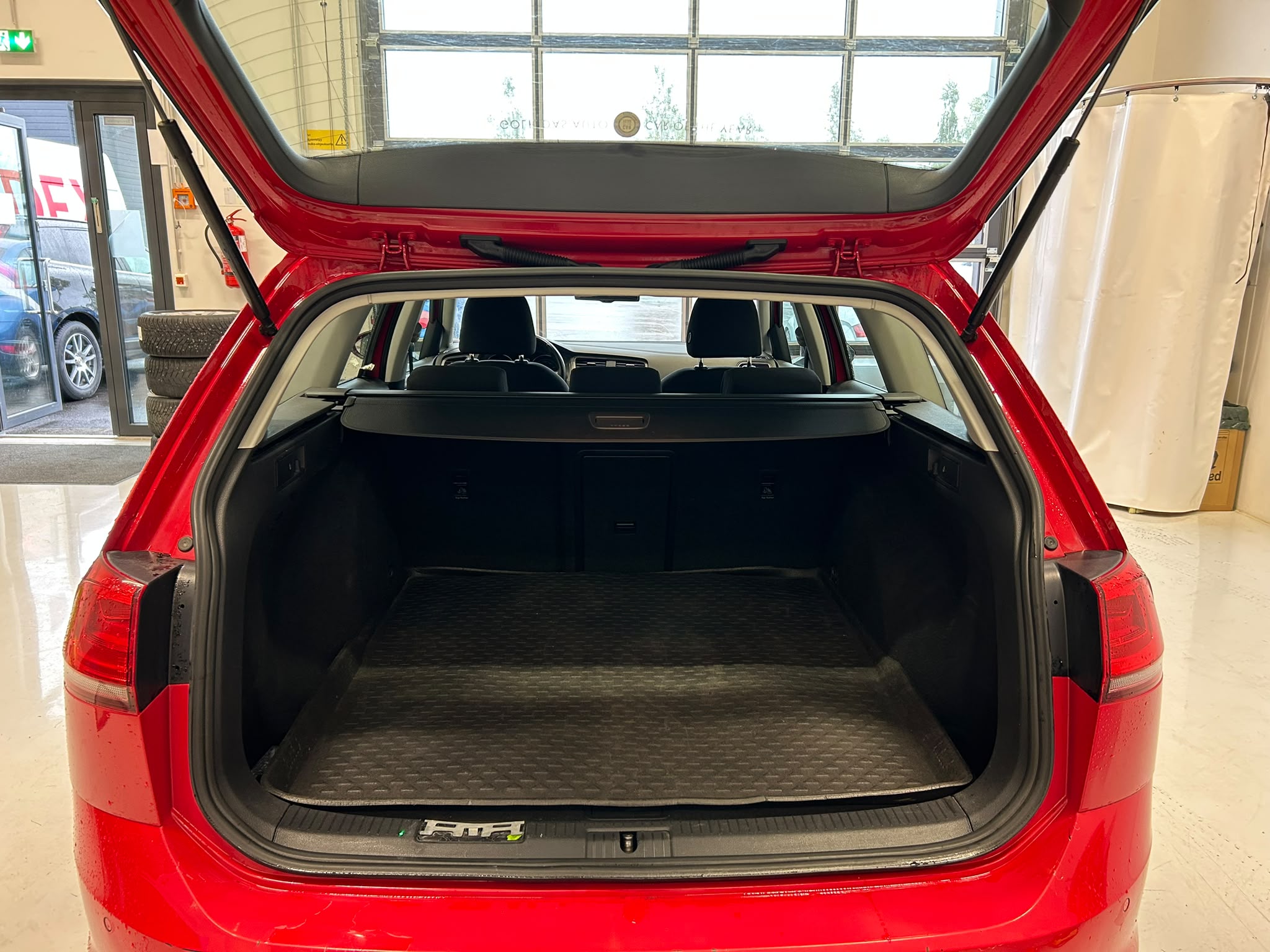 
								Volkswagen Golf 1,6 l, Diesel, 77 kW full									