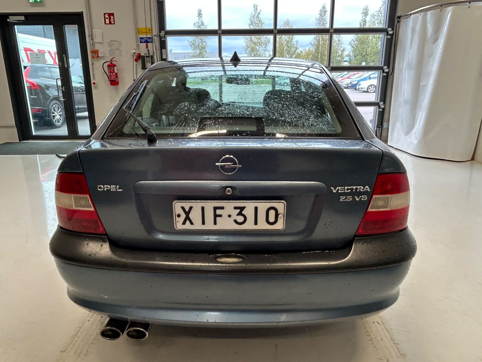 
								Opel Vectra 1,6i 16V CD ABS 5d full									