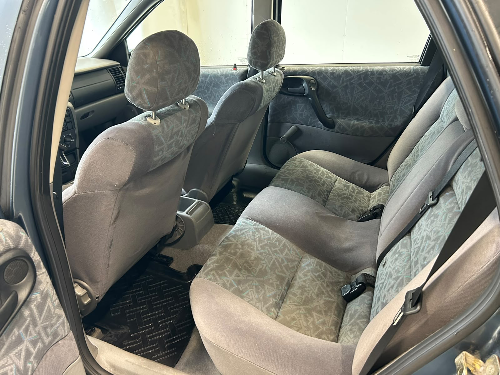 
								Opel Vectra 1,6i 16V CD ABS 5d full									