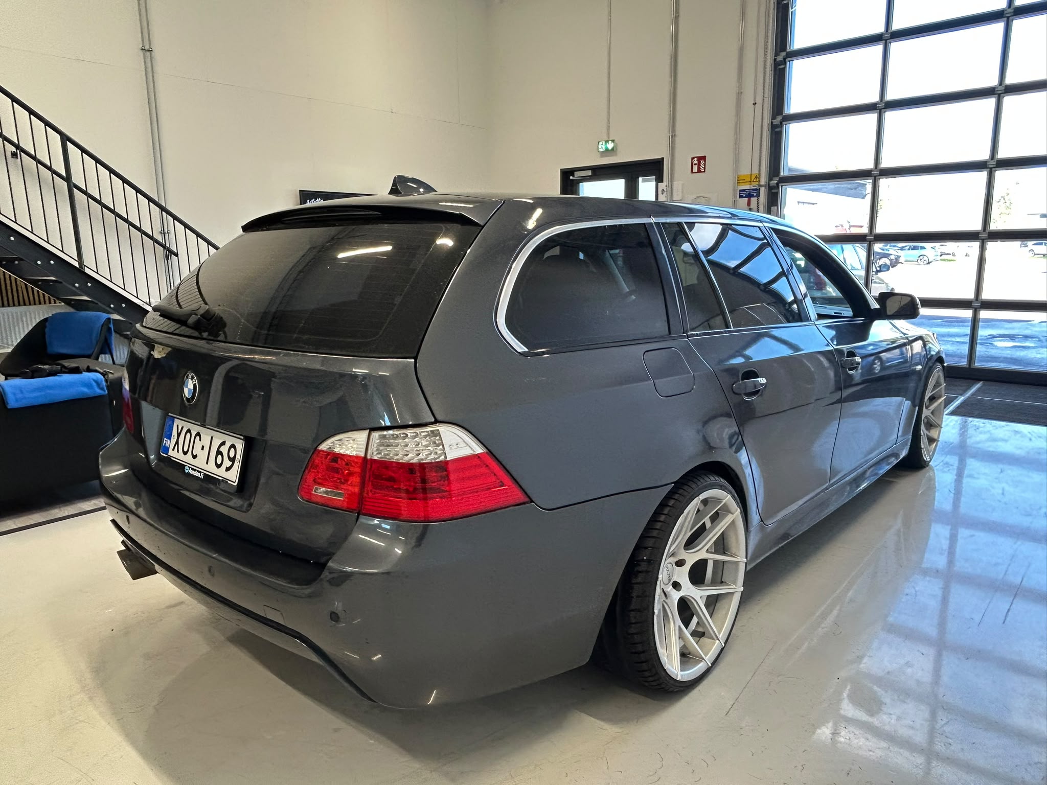 
								BMW 535 E61 Touring LCI full									