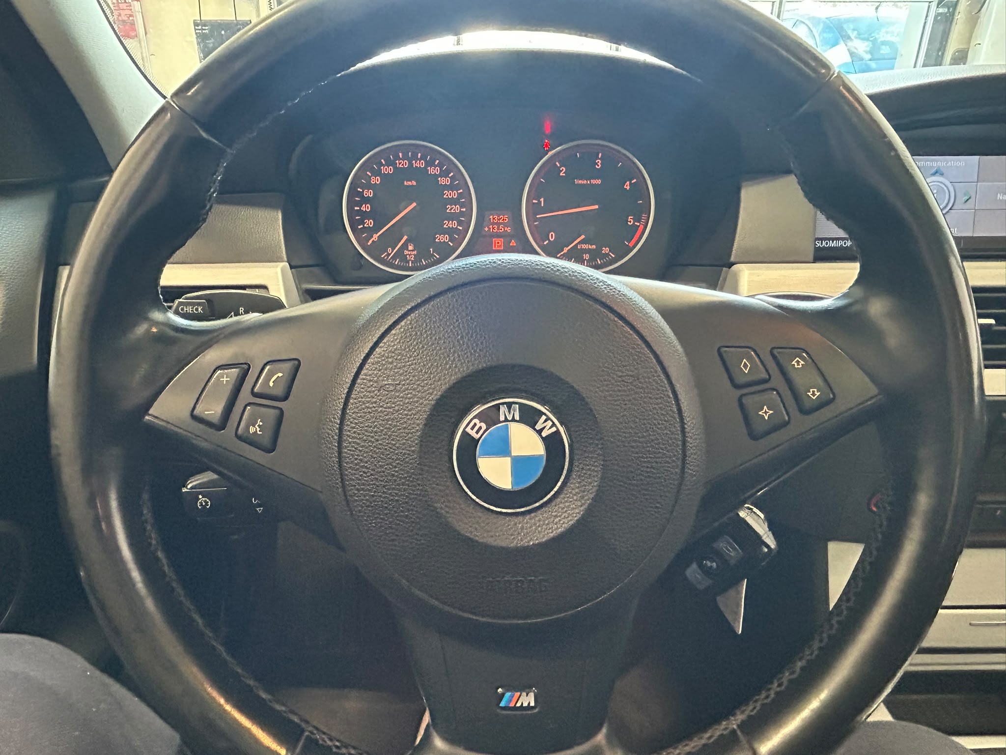 
								BMW 535 E61 Touring LCI full									