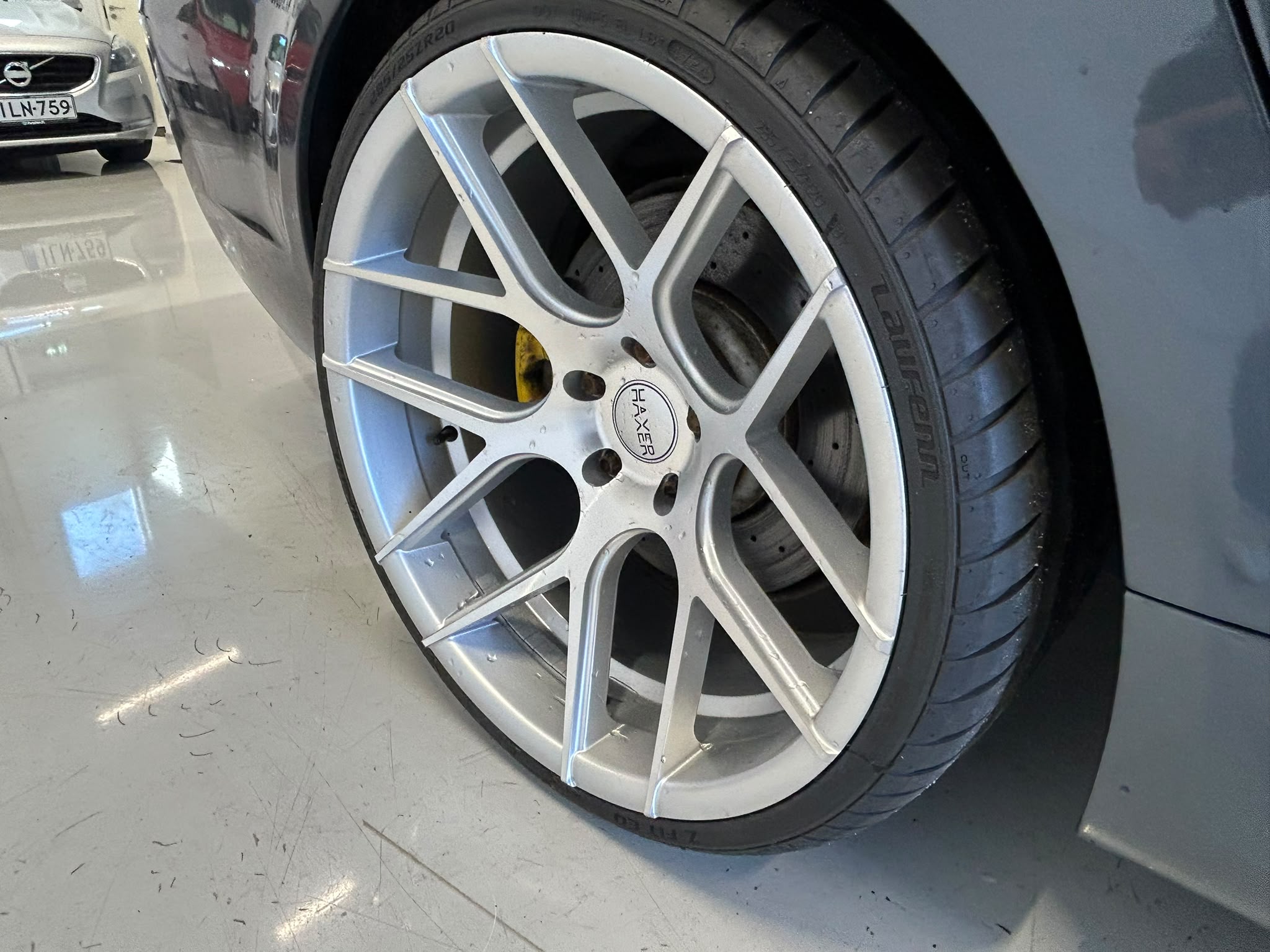 
								BMW 535 E61 Touring LCI full									