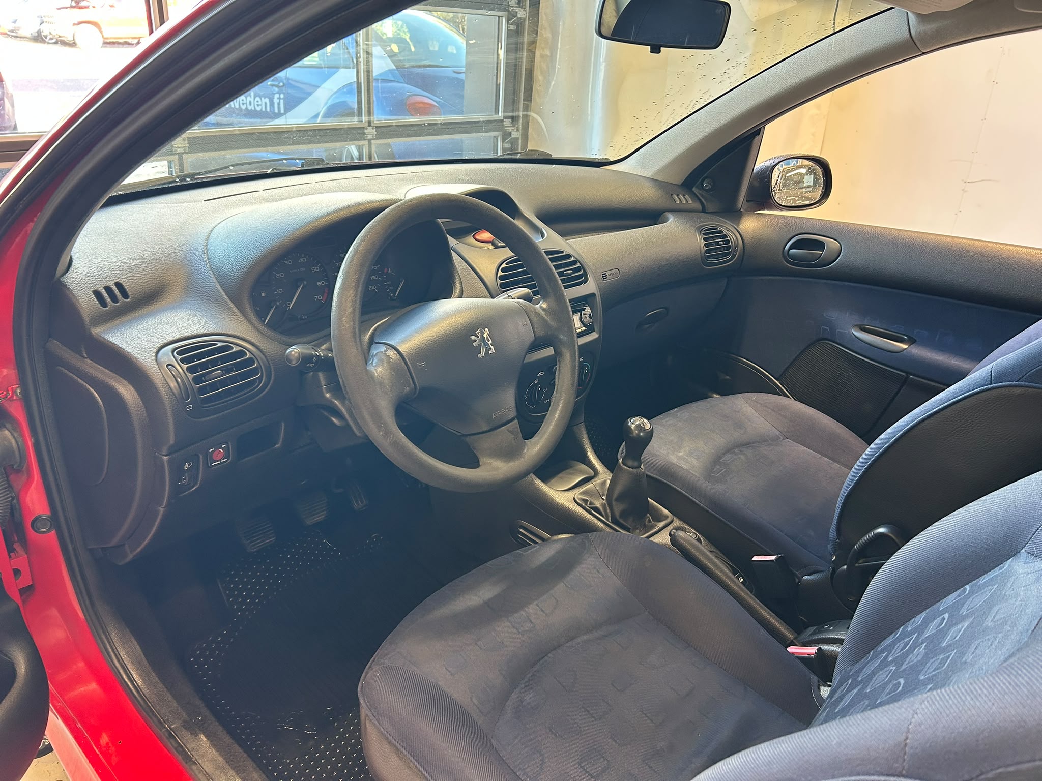 
								Peugeot 206 1.4 City 3-ov full									