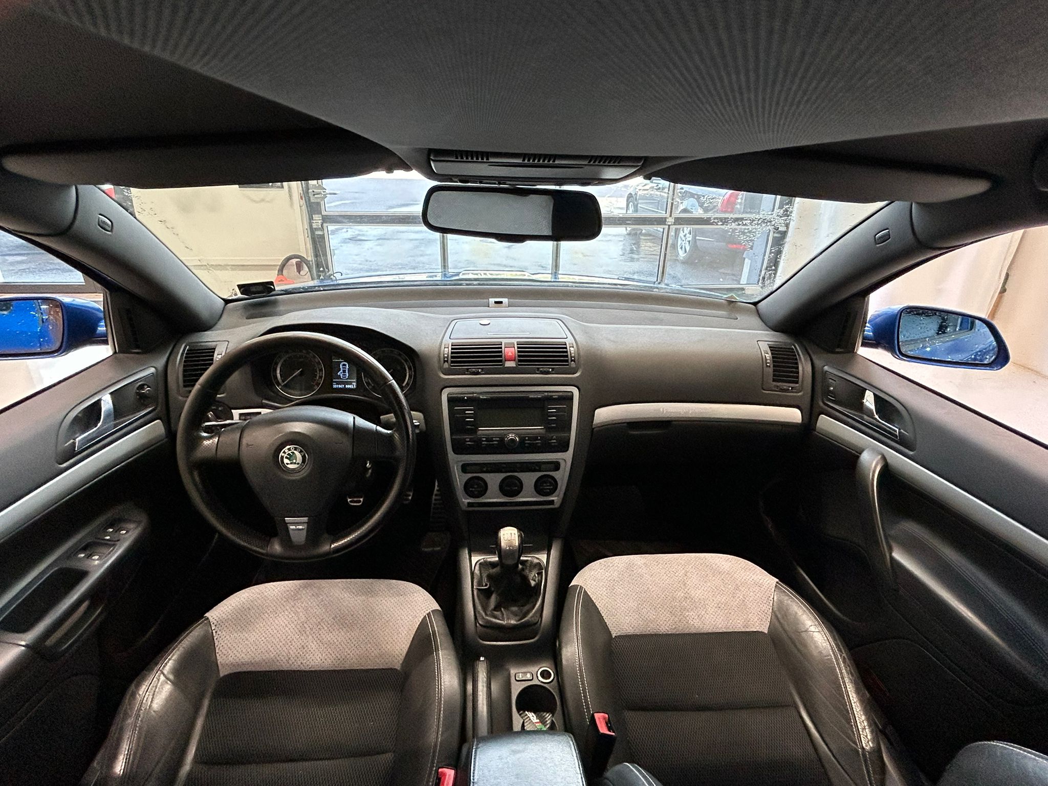 
								Skoda Octavia 2,0 TFSI RS full									