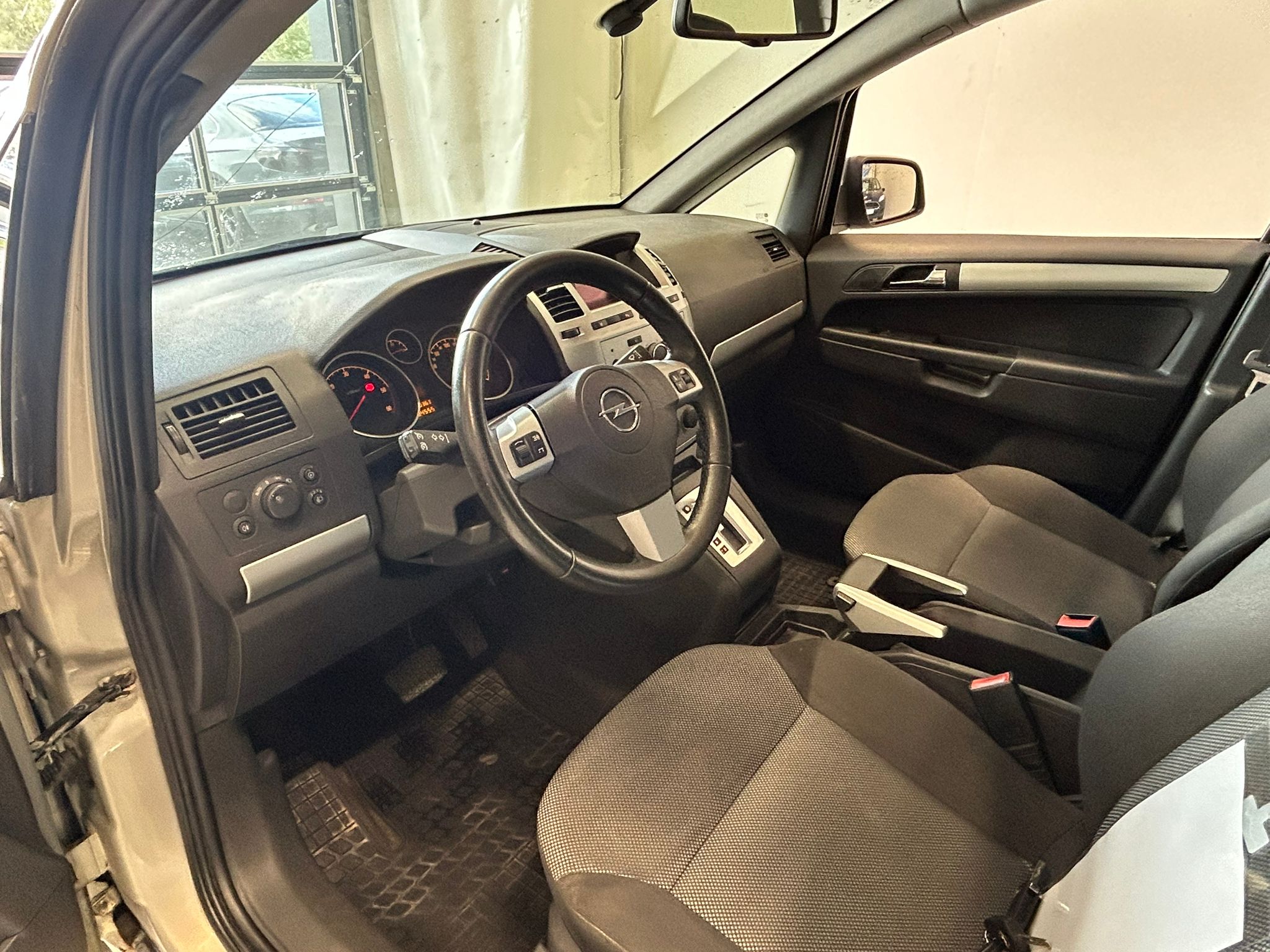 
								Opel Zafira 5-ov Enjoy Edition 1.9 CDTI Z19DTH (110 kW) 7hlö full									