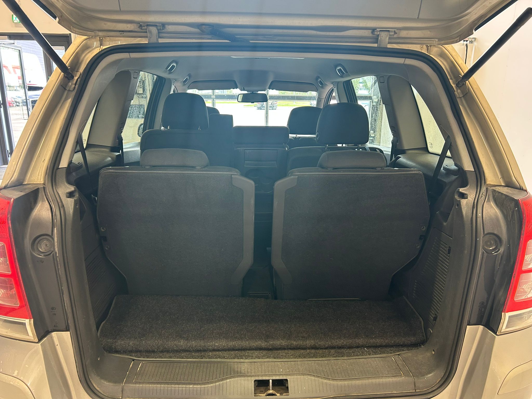 
								Opel Zafira 5-ov Enjoy Edition 1.9 CDTI Z19DTH (110 kW) 7hlö full									