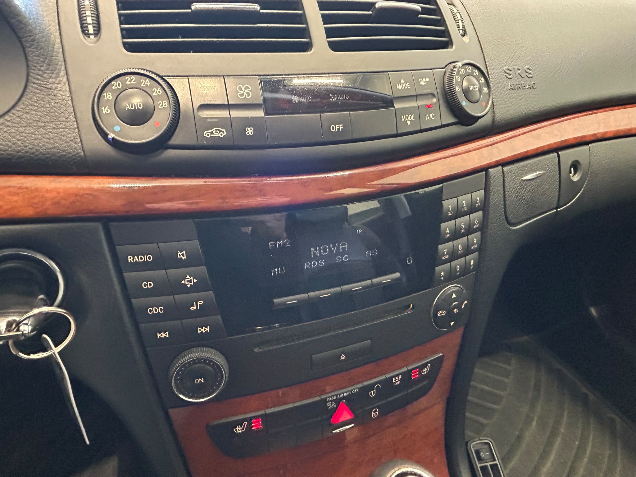 
								Mercedes-Benz E E 200 T CDI 5G-Tronic full									