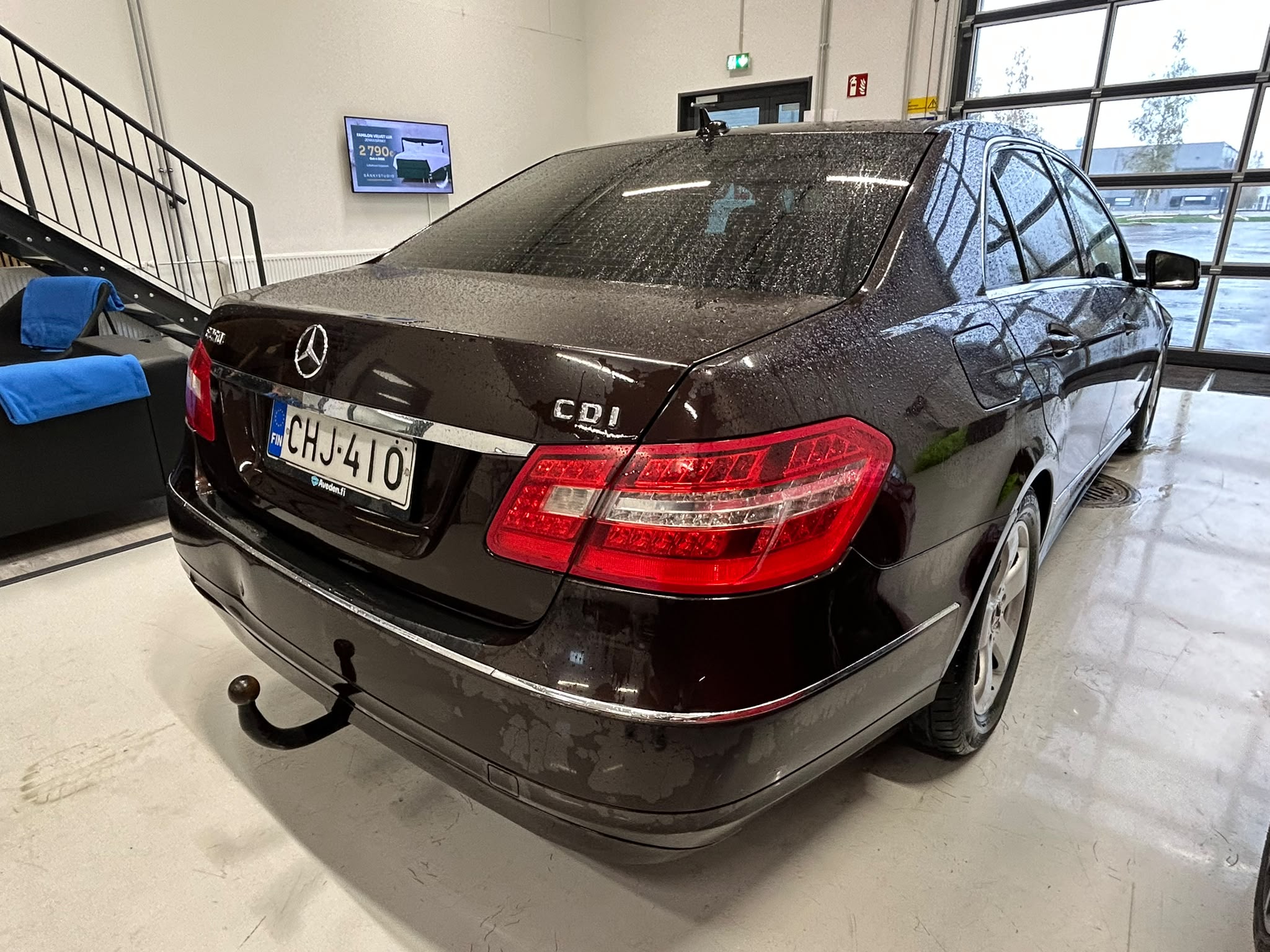 
								Mercedes-Benz E 250 CDI BlueEFFICIENCY 5G-Tronic Avantgarde full									