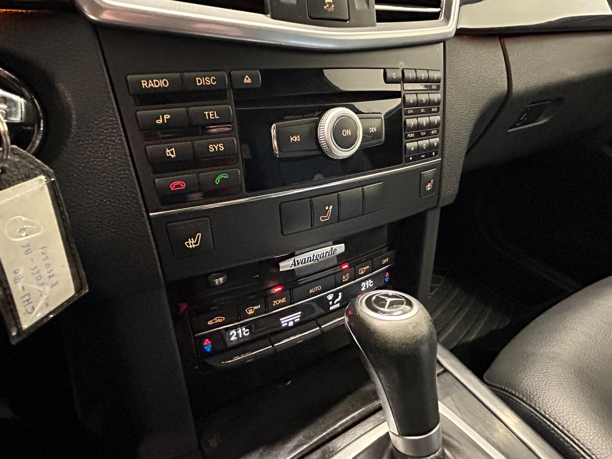 
								Mercedes-Benz E 250 CDI BlueEFFICIENCY 5G-Tronic Avantgarde full									