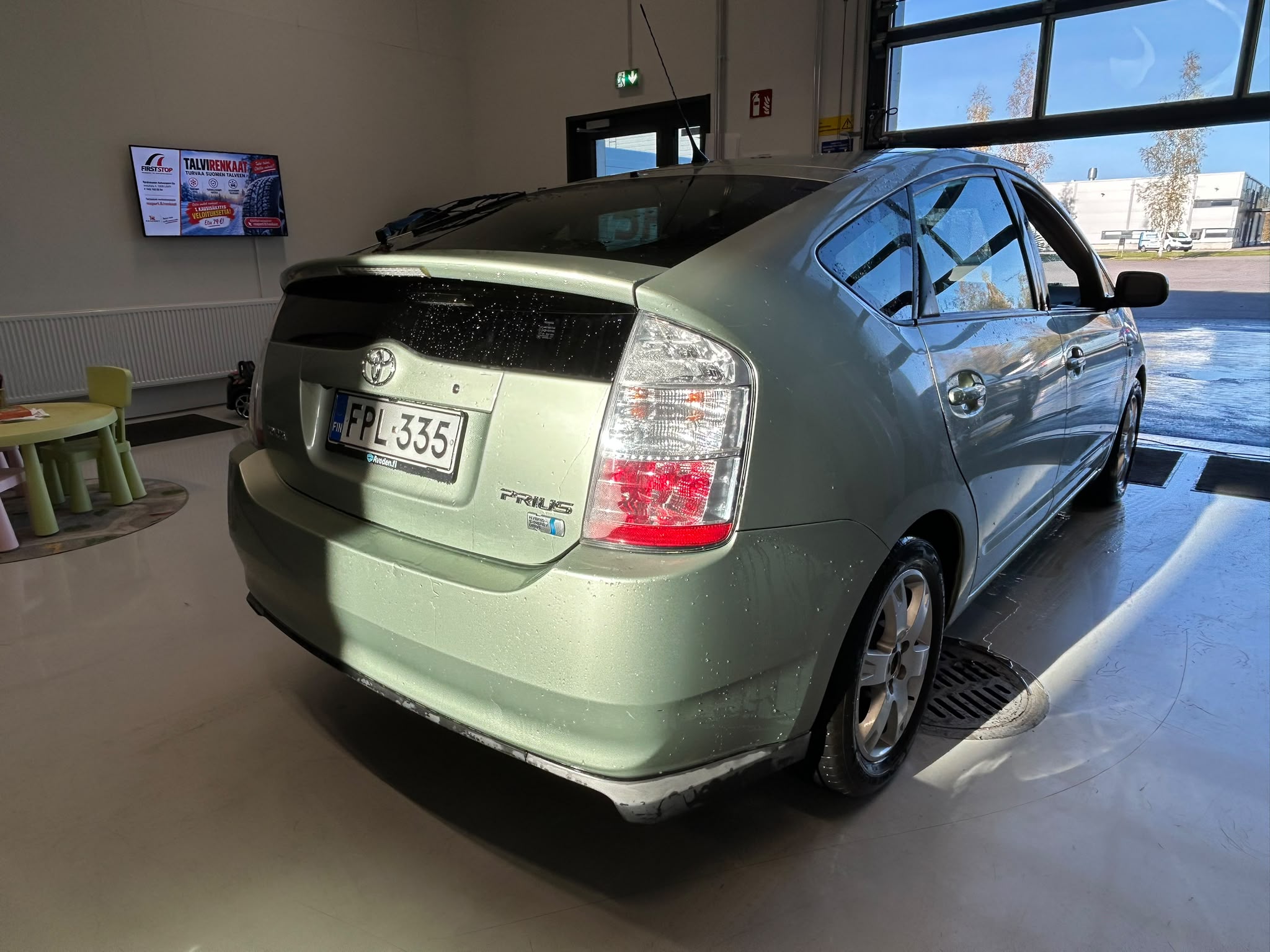 
								Toyota Prius HSD Executive 2 5ov full									