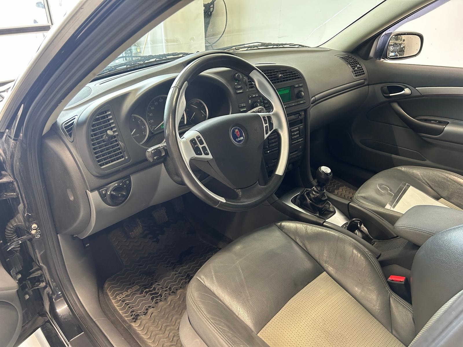 
								Saab 9-3 Aero 2,8T, Vakionopeudensäädin, Puolinahat, Ajotietokone full									
