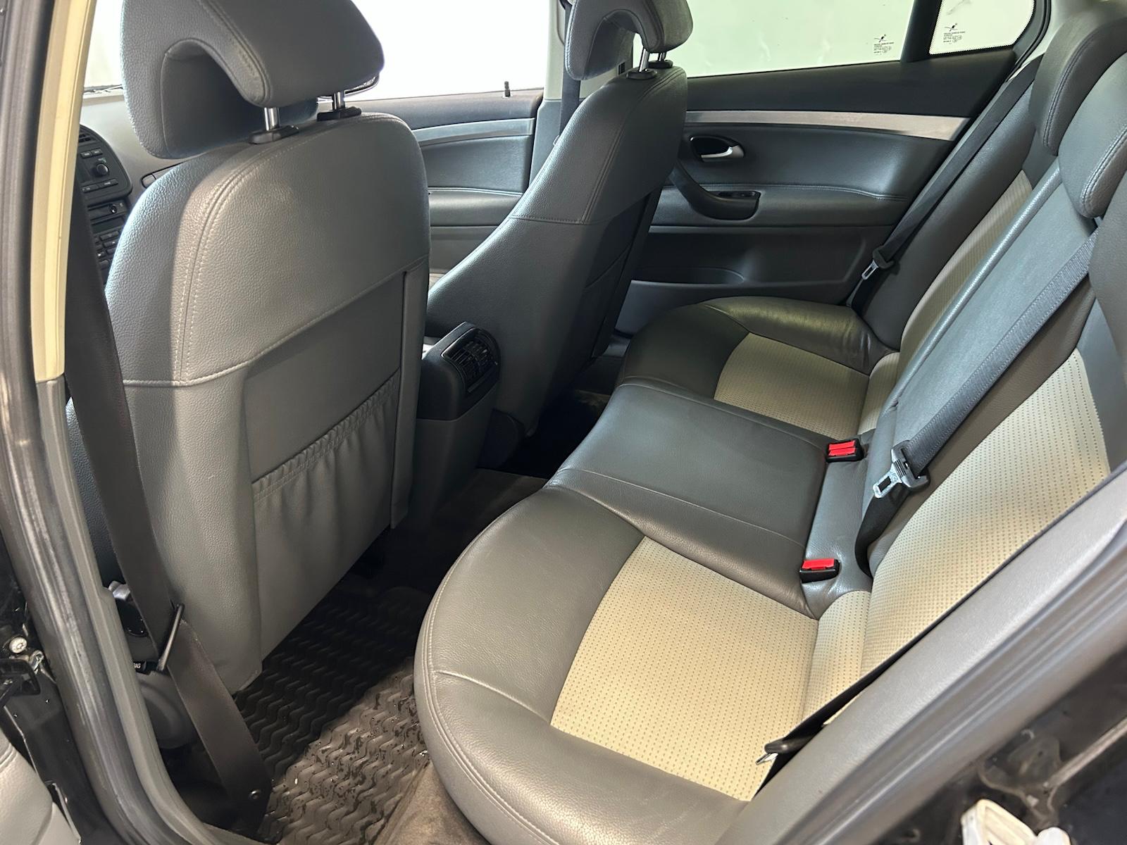 
								Saab 9-3 Aero 2,8T, Vakionopeudensäädin, Puolinahat, Ajotietokone full									