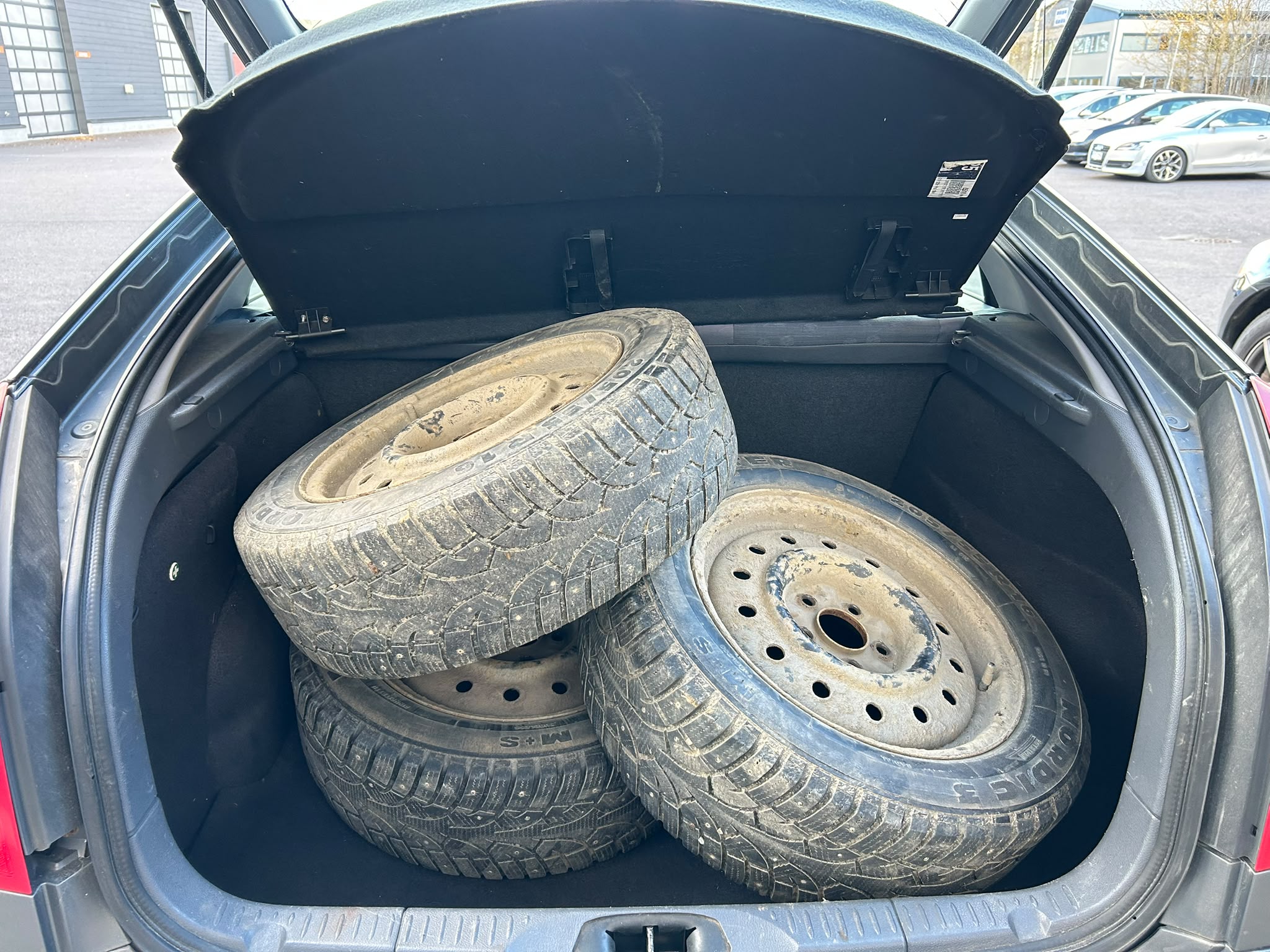 
								Nissan Primera Hatch 1.6 Manuaalinen, 5 vaihdetta, 109hv full									