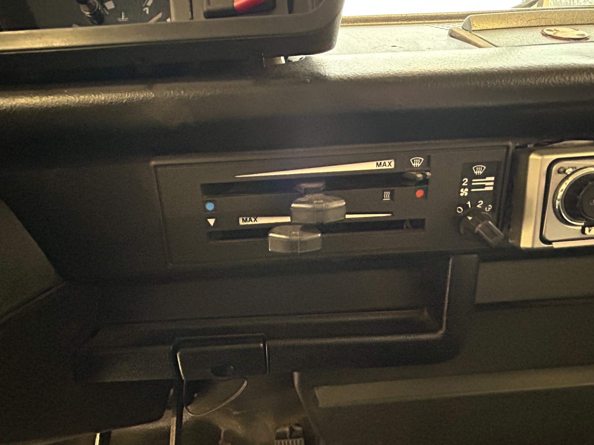 
								Volkswagen Transporter 1.6 TD full									