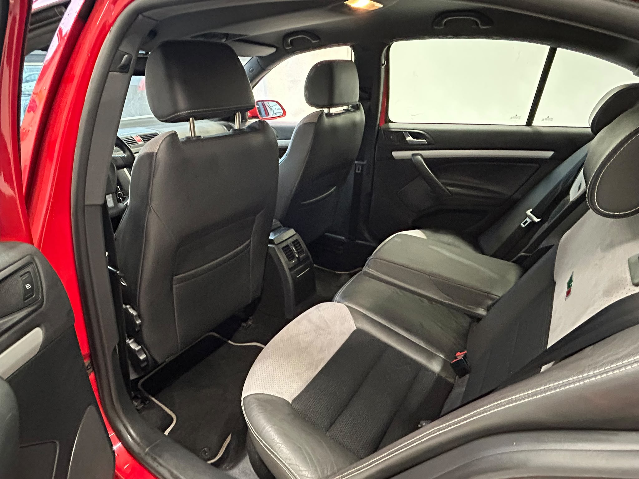 
								Skoda Octavia 2,0 TFSI RS full									