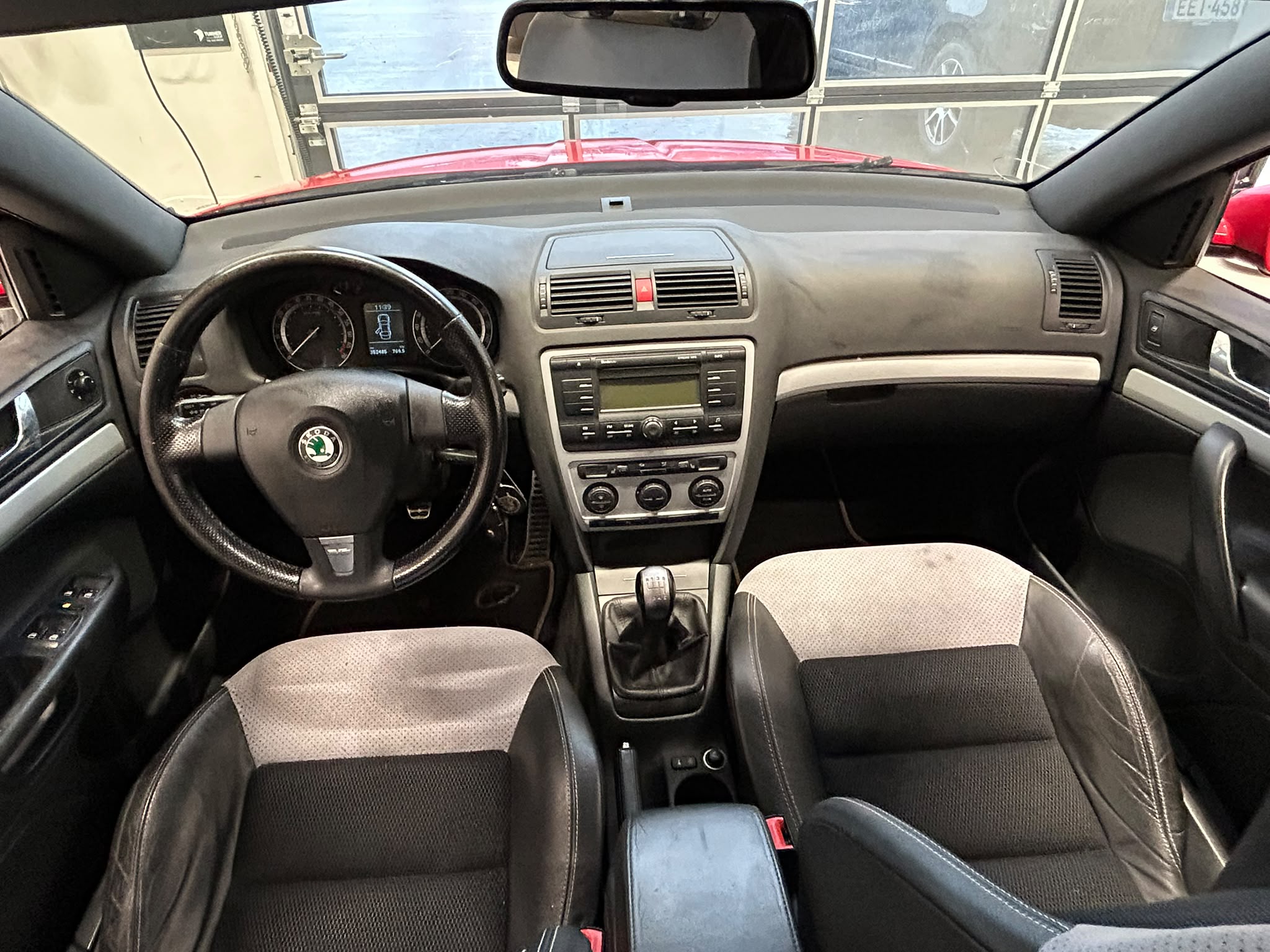 
								Skoda Octavia 2,0 TFSI RS full									
