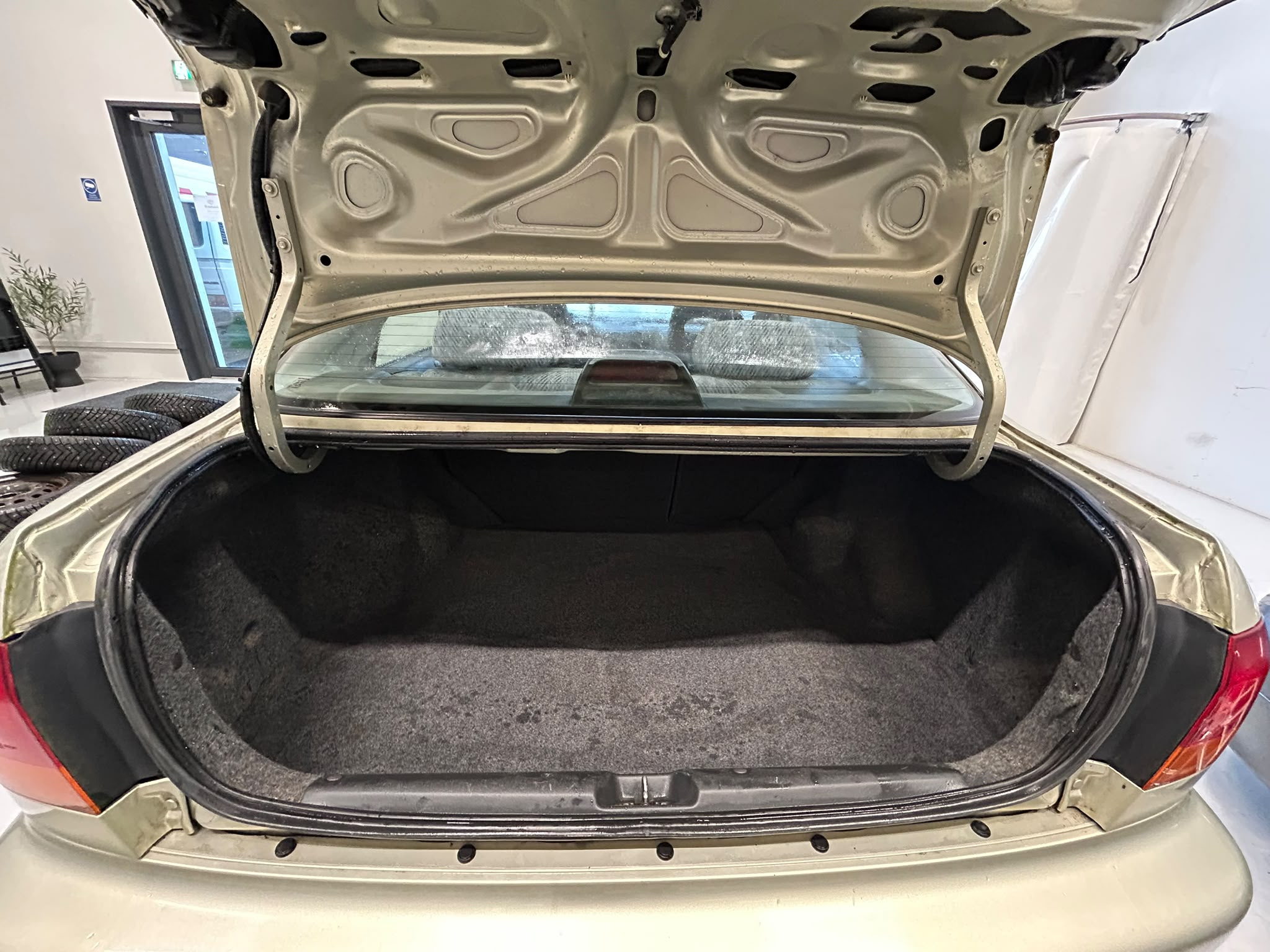 
								Honda Civic 1.4i 4D full									