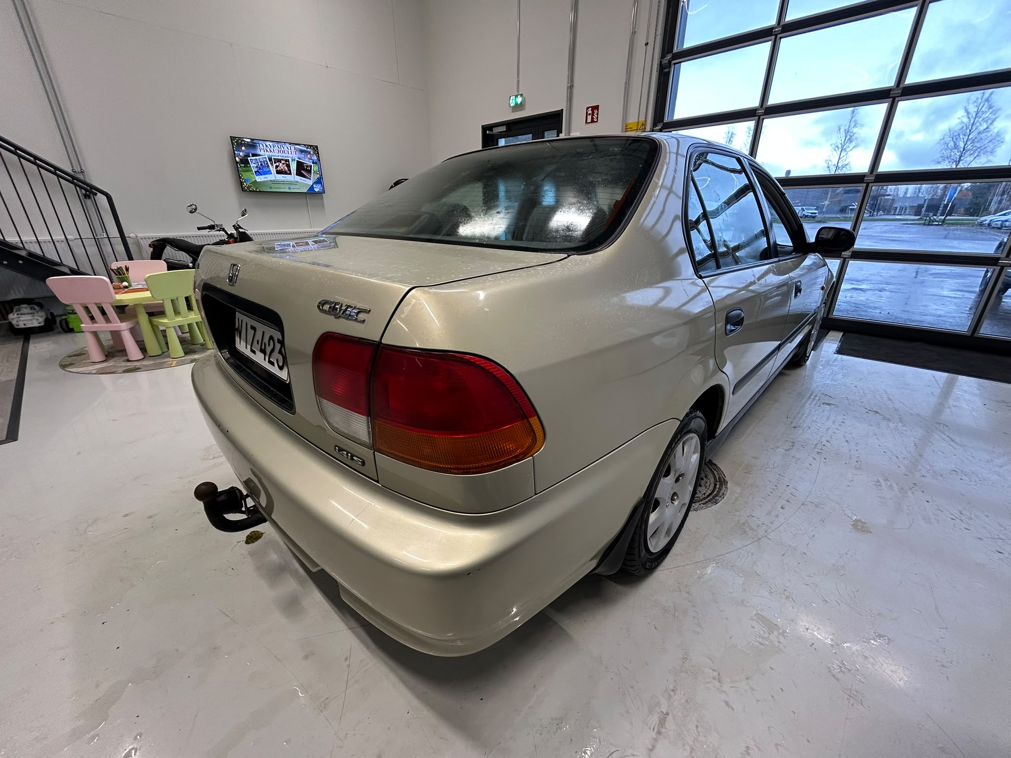 
								Honda Civic 1.4i 4D full									