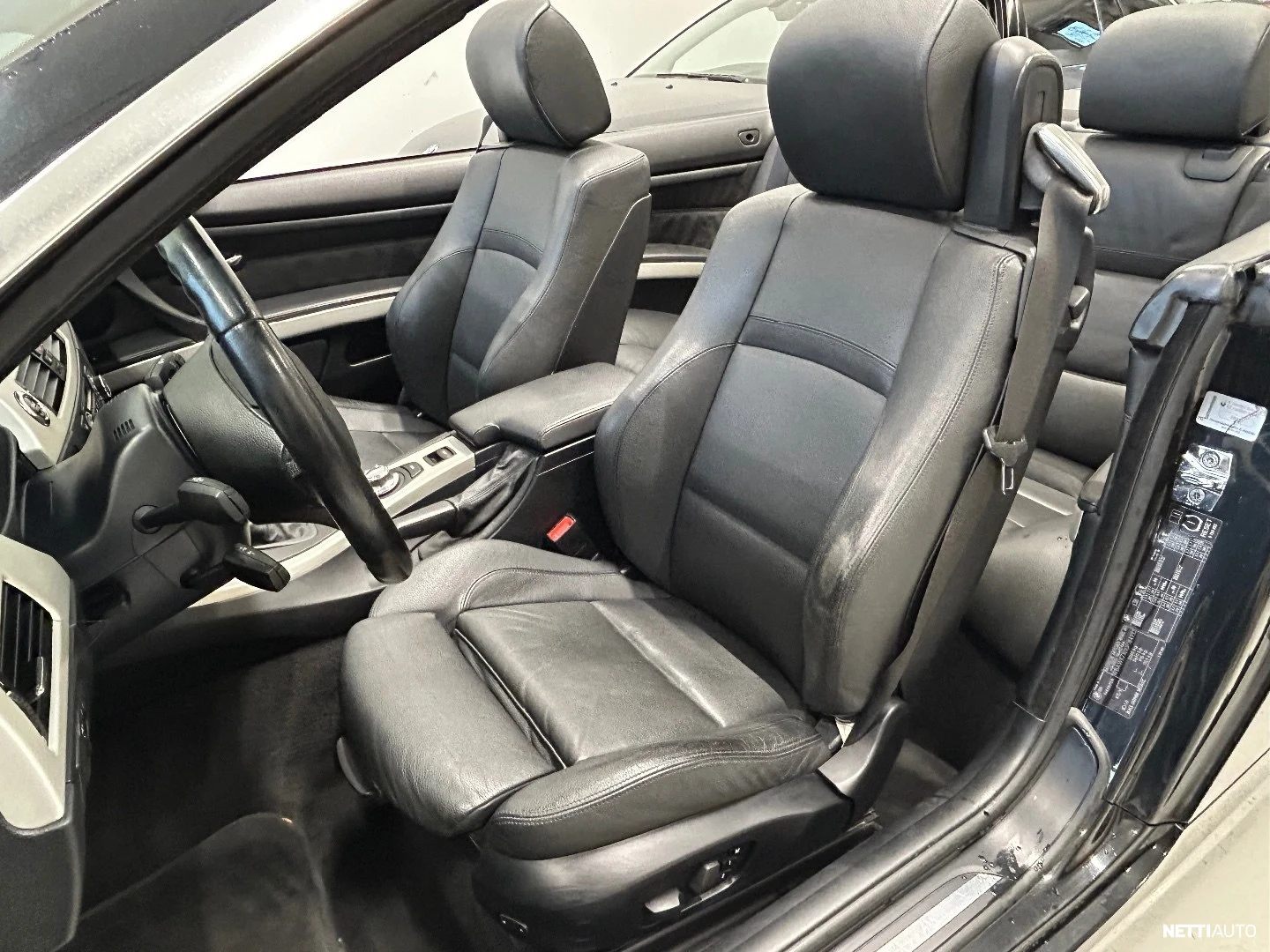 
								BMW 320 320iA E93 Cabrio full									